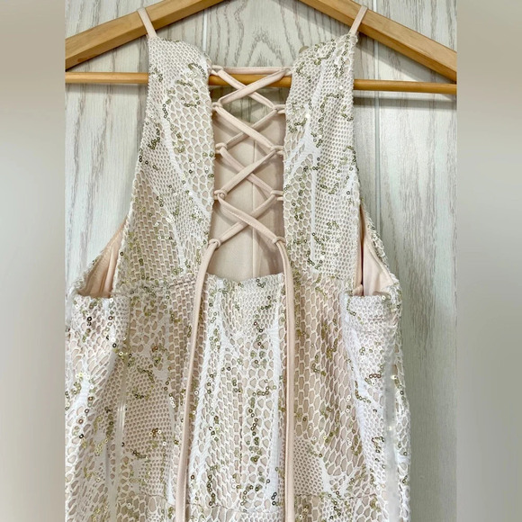 Bailey Blue Stunning Cream Sparkle Halter Laced Maxi Size L EUC - Picture 3 of 5